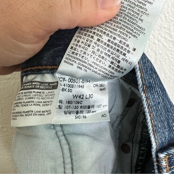 Levi's 501 Mens Blue Medium Wash Button Fly Straight Leg Denim Jeans Size 42x30 - Picture 12 of 12
